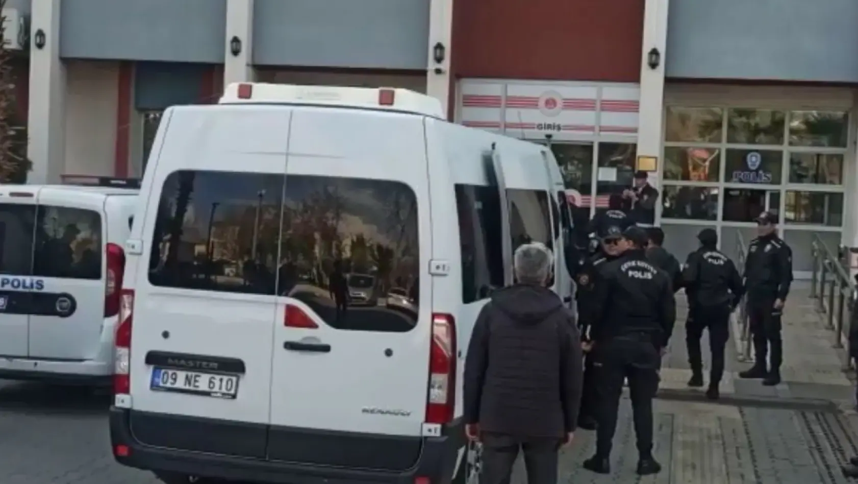Aydın'da dönercideki patlamayla ilgili 3 kişi tutuklandı