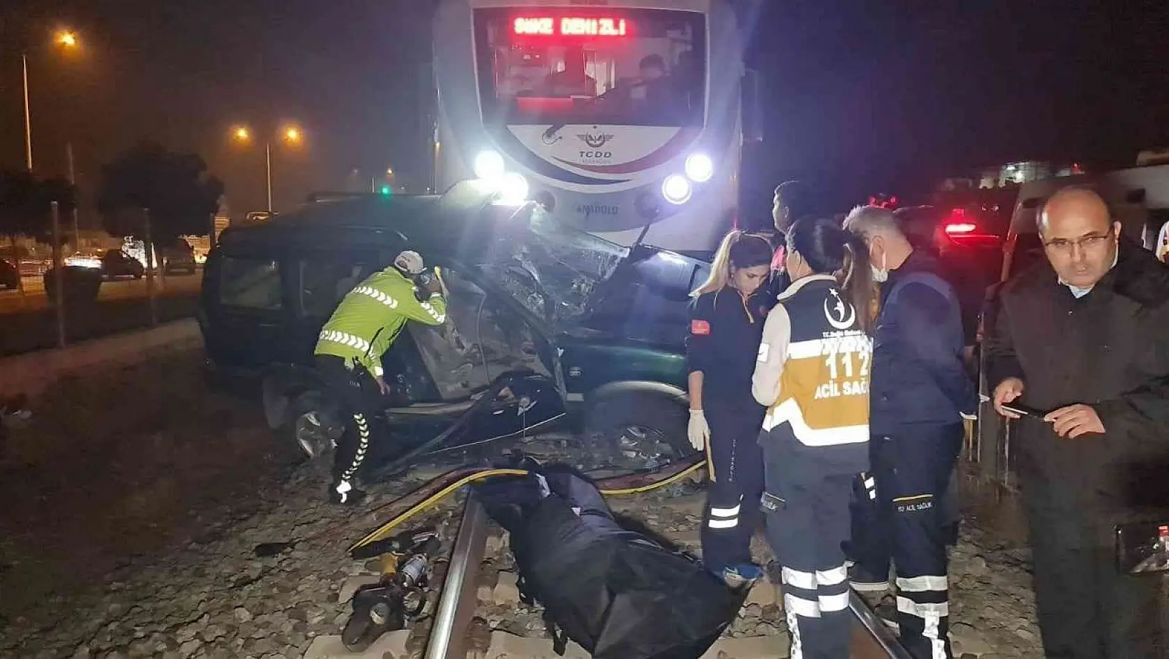 Aydın'da hemzemin geçitte tren cipe çarptı: 1 ölü