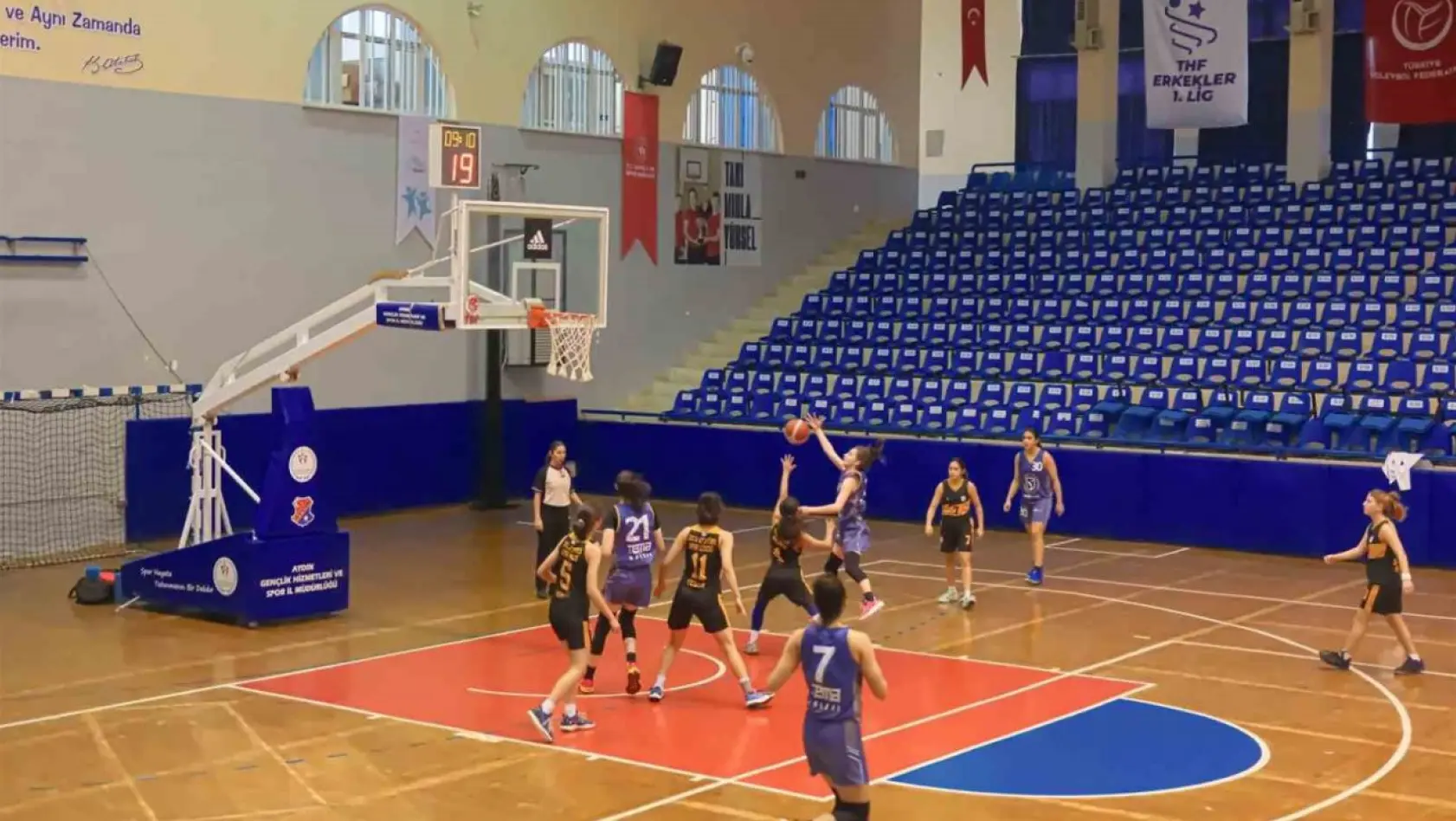 Aydın'da Okul Sporları Basketbol Yarı Final Müsabakaları başladı