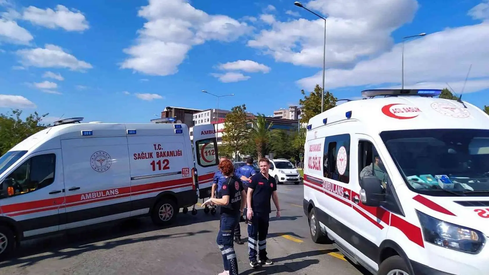 Aydın'da otomobil ve ticari taksi çarpıştı: 7 yaralı