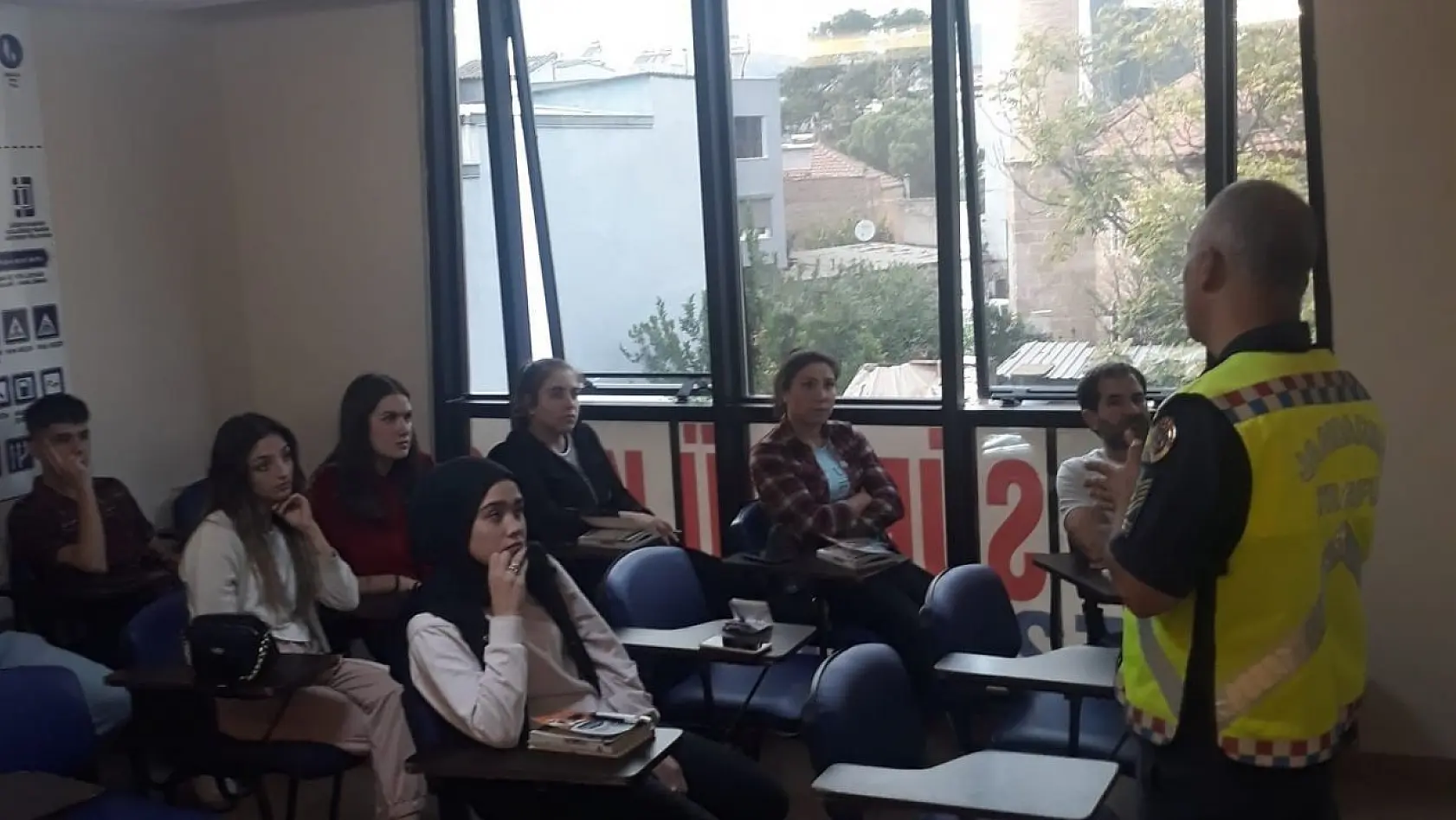 Aydın'da sürücü adaylarına son dersi jandarma veriyor