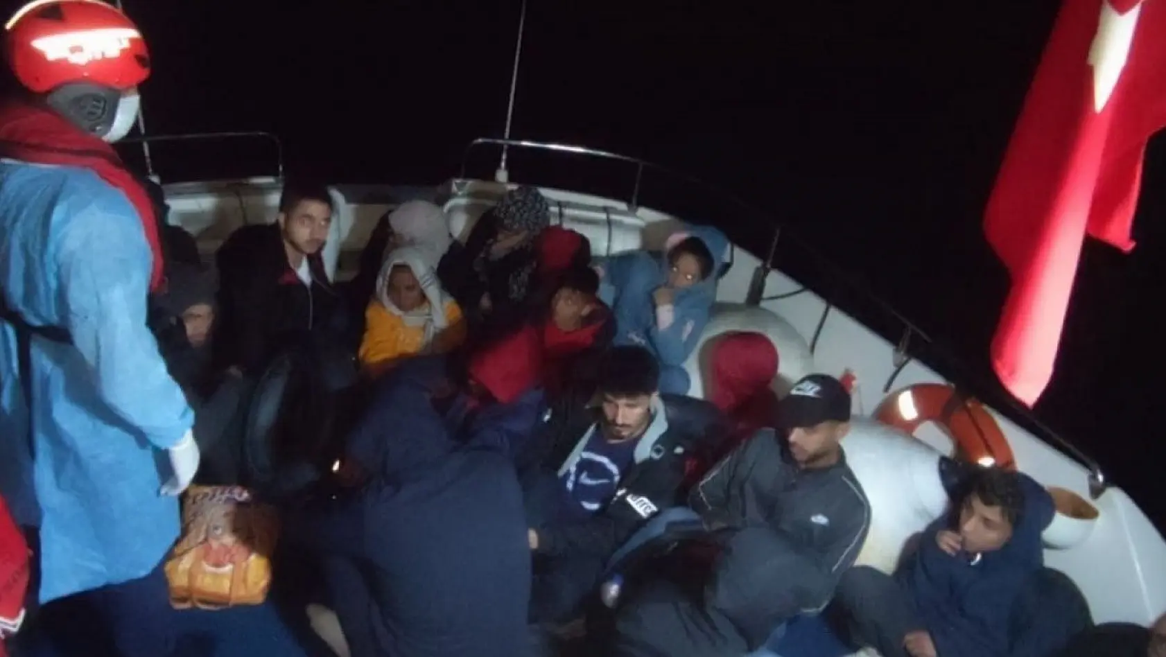 Aydın'da üç farklı operasyonda 50 düzensiz göçmen kurtarıldı