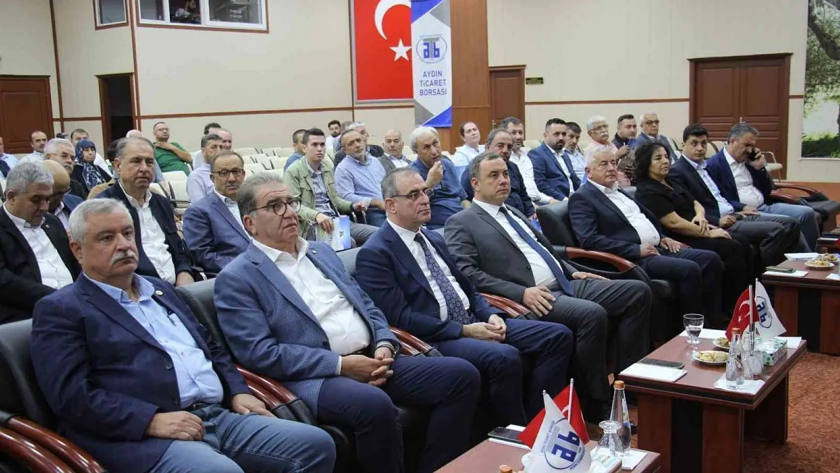 Aydın'da Zeytin ve Zeytinyağı Sektör toplantısı gerçekleştirildi