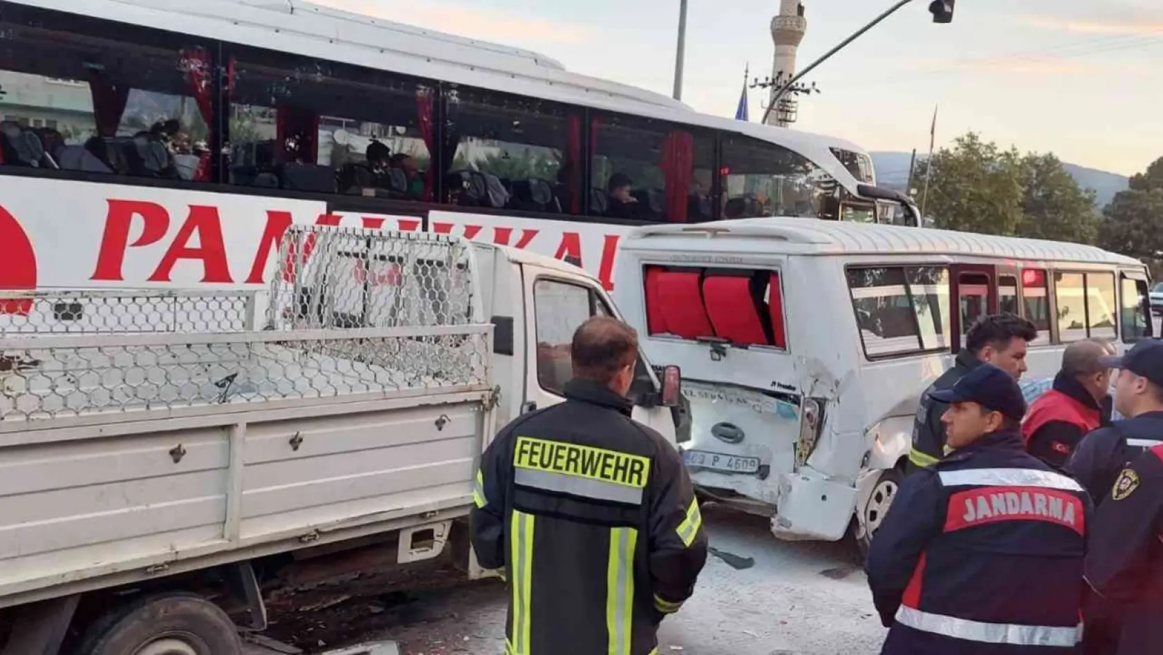 Aydın'da zincirleme trafik kazası 1 ölü 6 yaralı