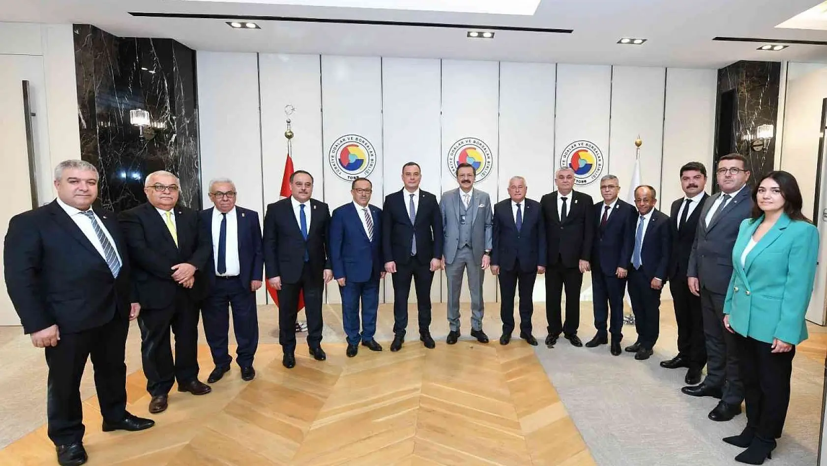Aydın Ticaret Borsası Yönetimi, TOBB Başkanı M.Rifat Hisarcıklıoğlu ile görüştü