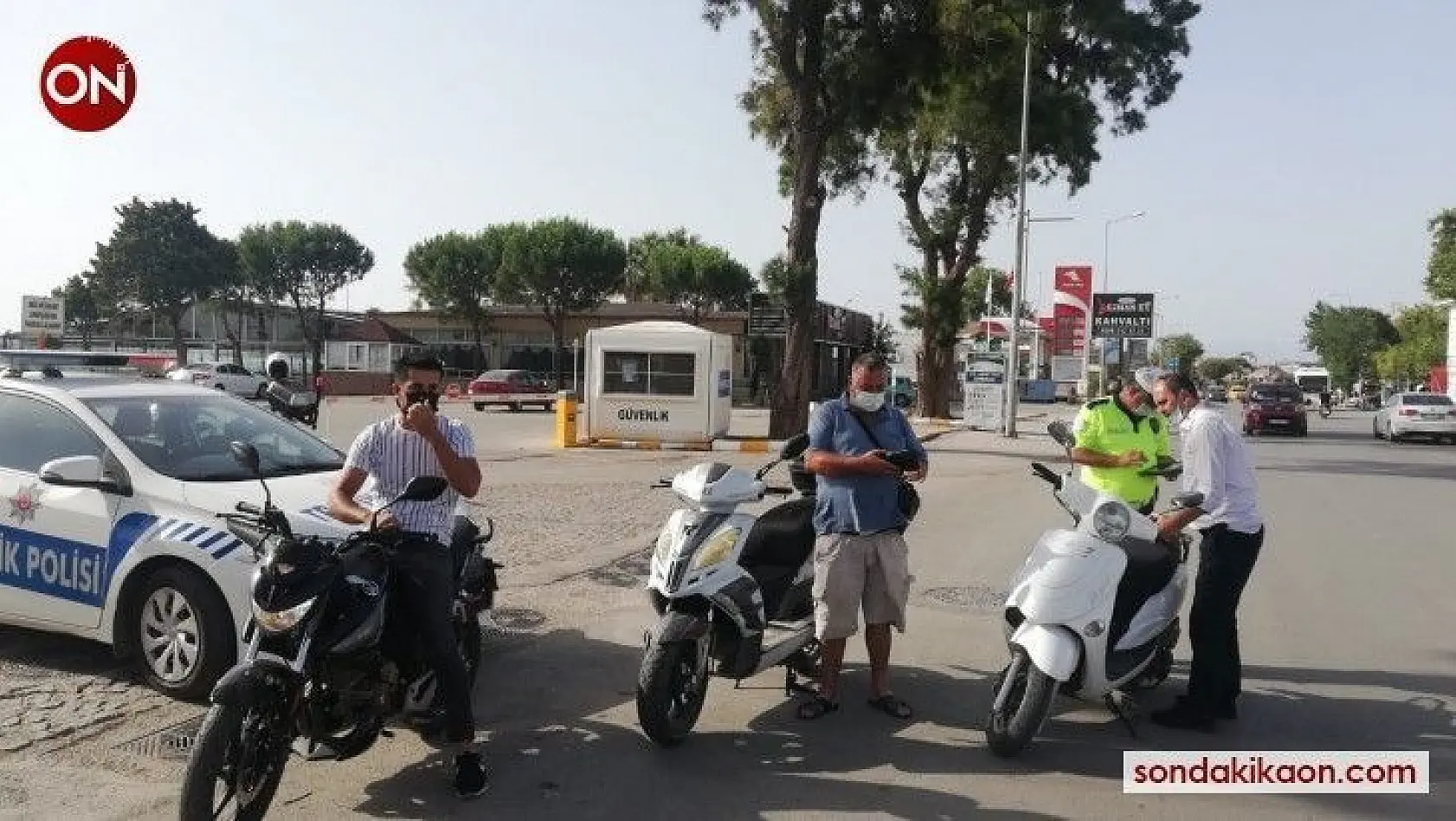 Ayvalık'ta 'kasksız ve tescilsiz' motosiklet kullanan sürücülere yönelik uygulama başlatıldı