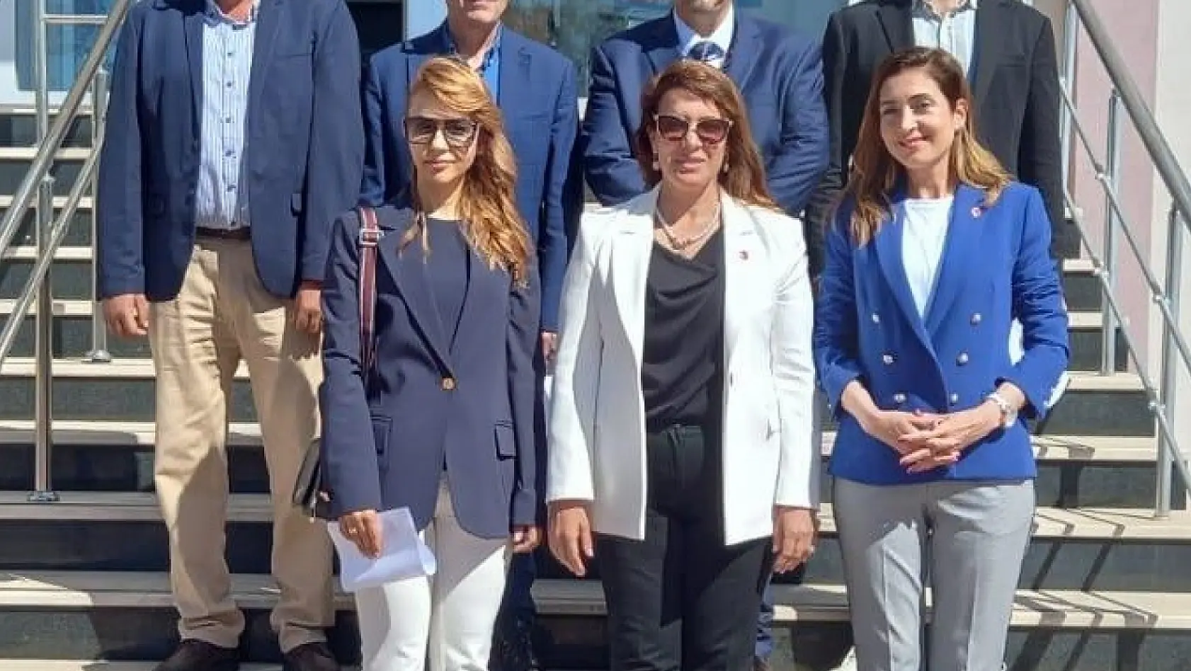 Ayvalık'ta Cumhur İttifakı belediye meclis üyeleri mazbatalarını aldı