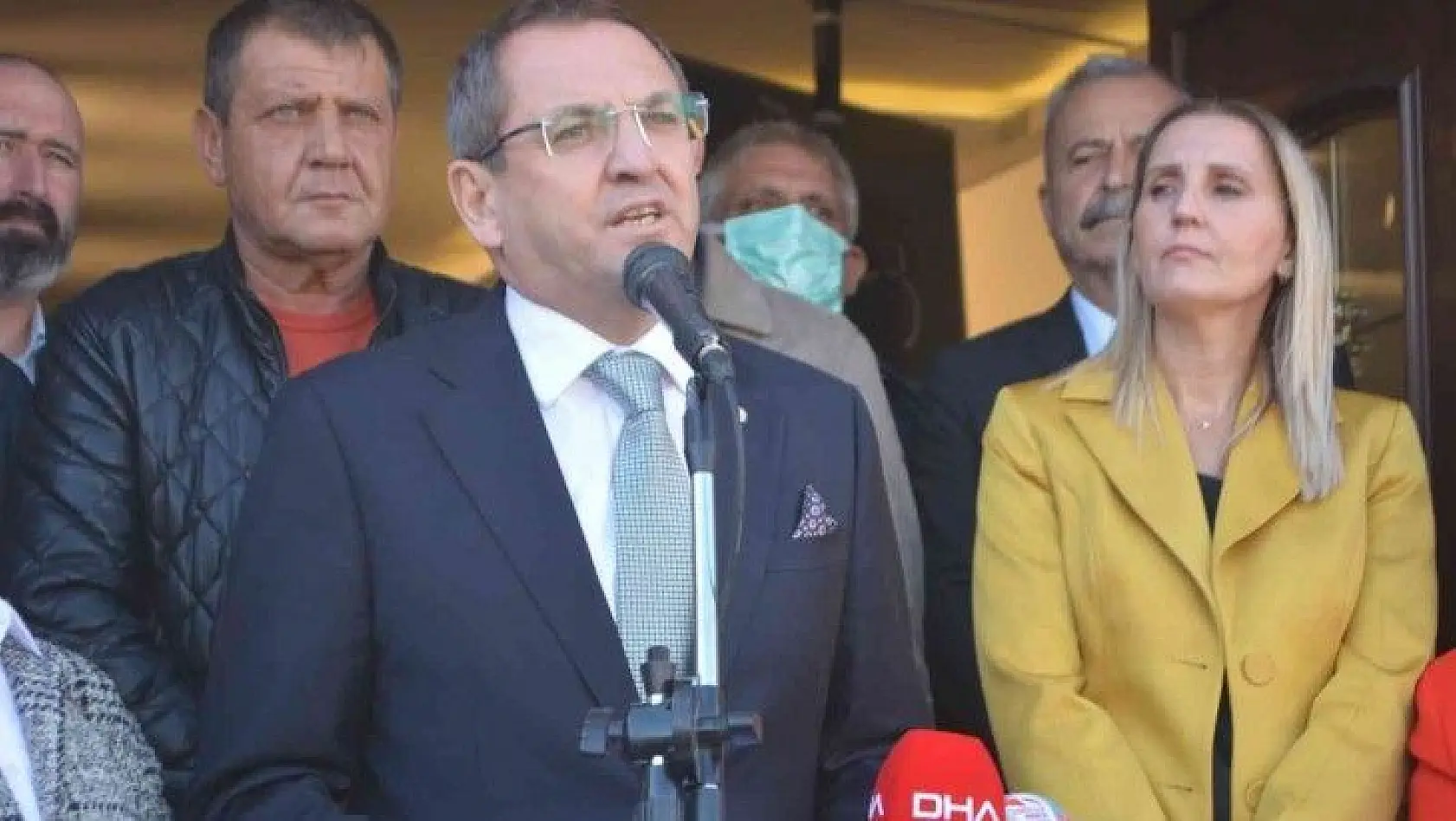 Ayvalık'ta Mesut Ergin ve 7 belediye meclis üyesi için bir tören daha