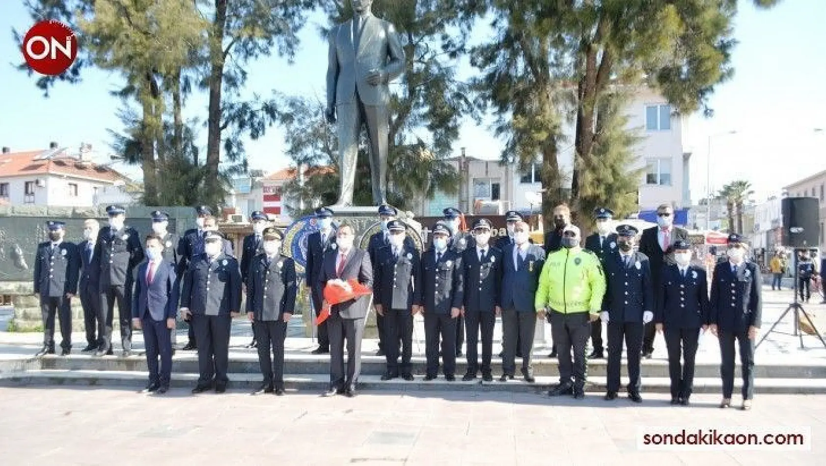 Ayvalık'ta Polis teşkilatı 176. yılını sade bir tören ile kutladı