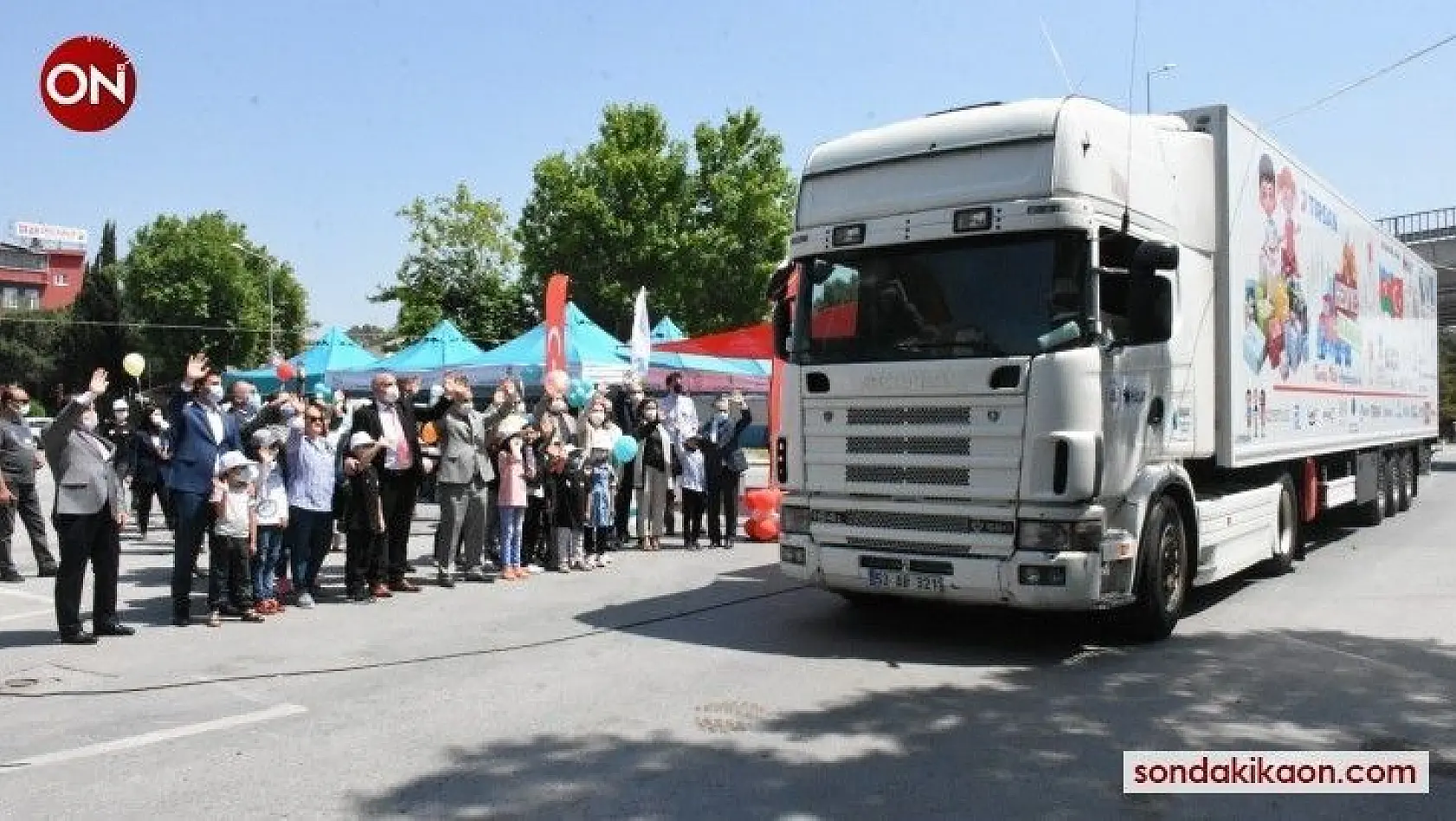 Azerbaycan hediye karavanı Balıkesir'den uğurlandı