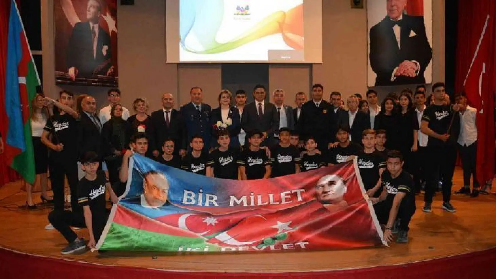 Azerbaycan'ın merhum Cumhurbaşkanı Haydar Aliyev Aliağa'da anıldı