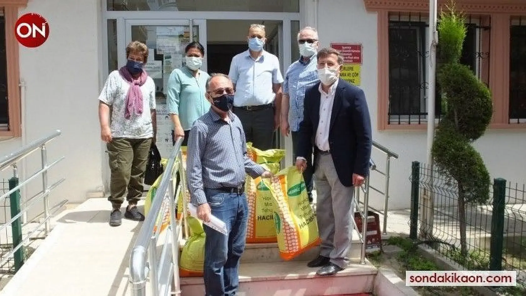 Balıkesir Büyükşehir Belediyesinden Burhaniyeli çiftçilere tohumluk desteği