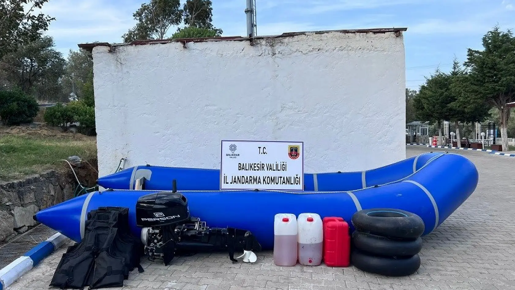 Balıkesir'de 22 düzensiz göçmen ve bir organizatör yakalandı