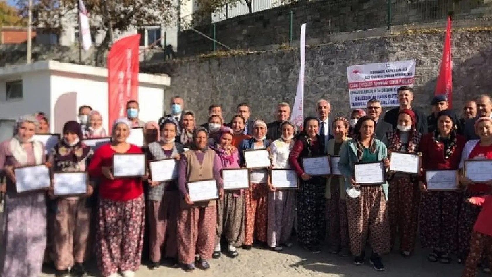 Balıkesir'de 39 kadına organik arıcılık sertifikası