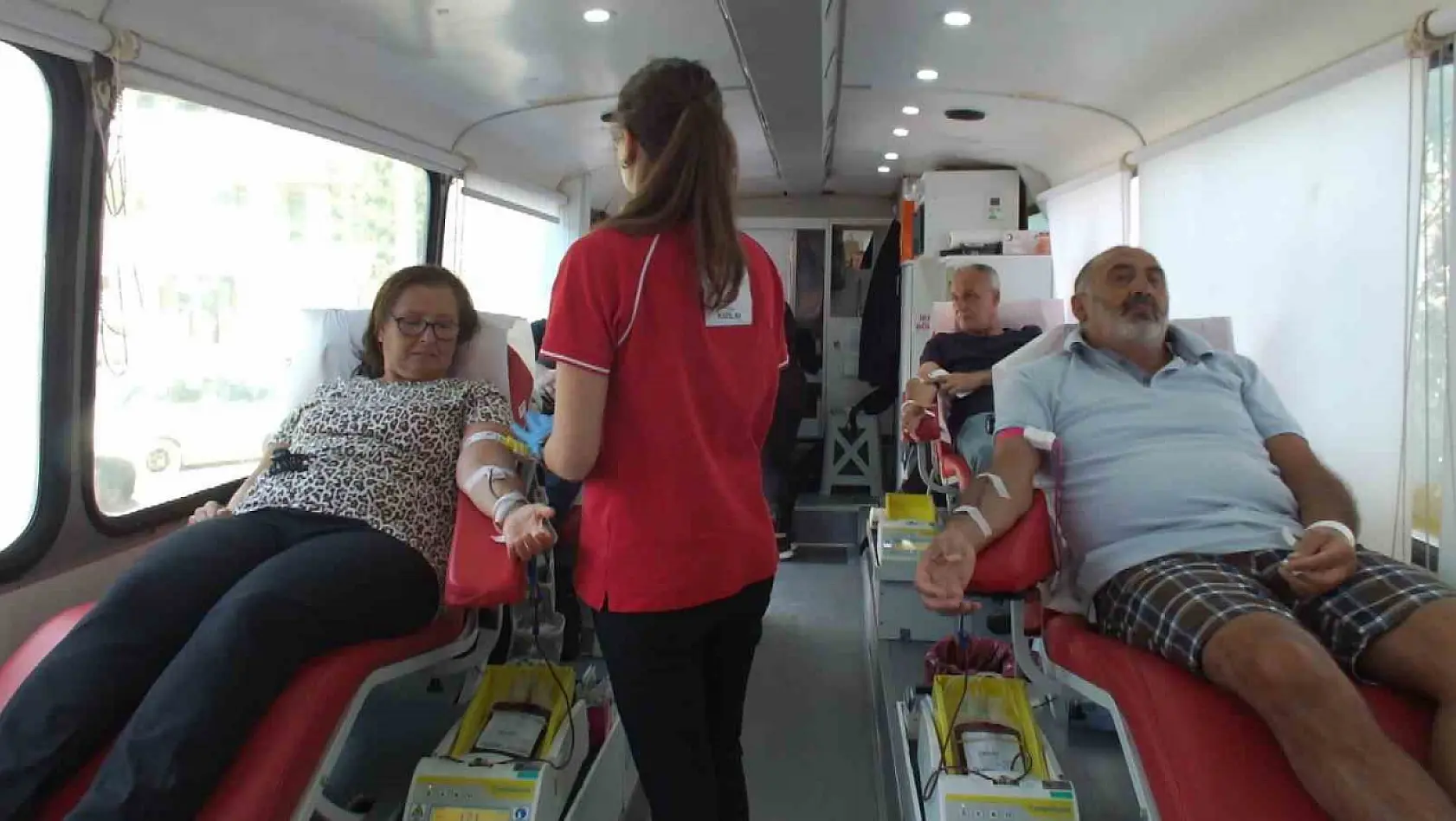Balıkesir'de kan bağışı kampanyası ilgi gördü