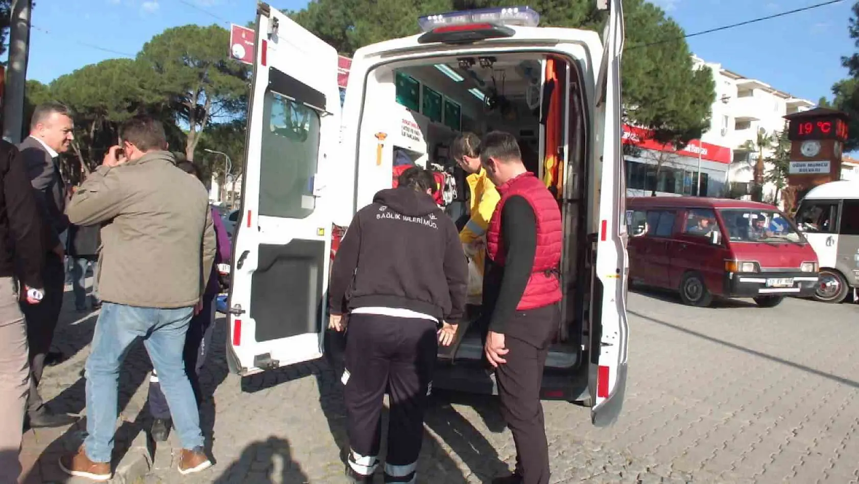 Balıkesir'de otomobille motosiklet çarpıştı: 1 yaralı