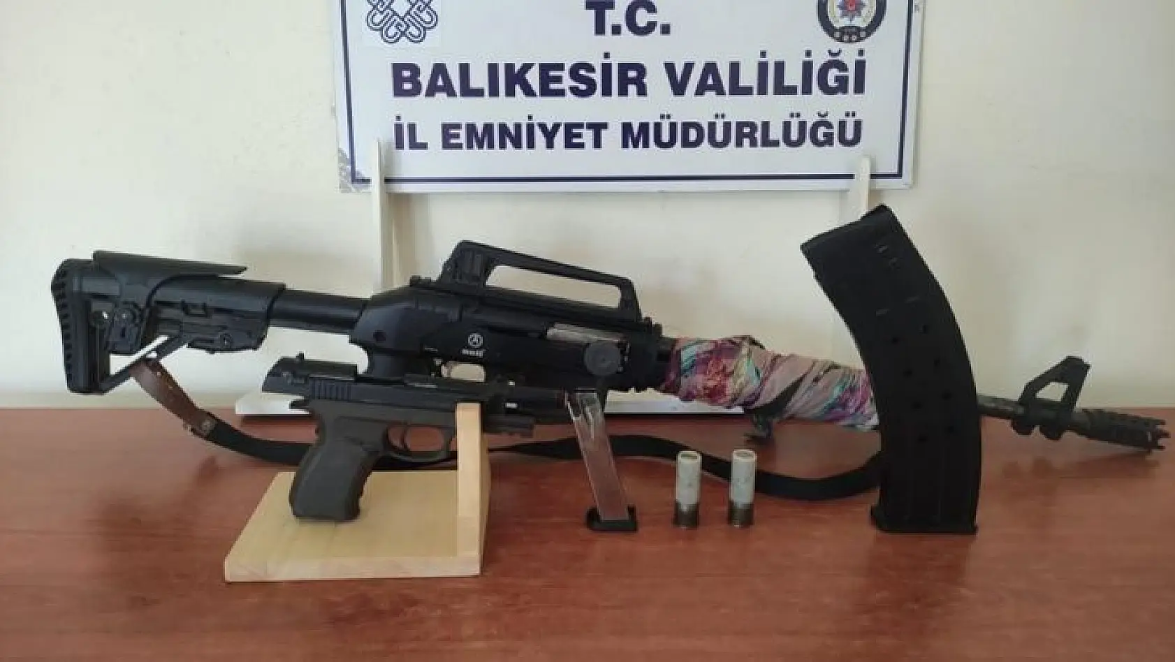 Balıkesir'de polisten asayiş ve kaçak akaryakıt operasyonu