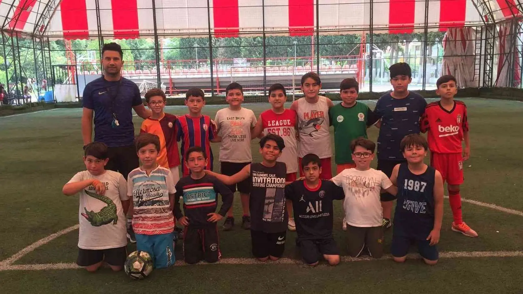 Balıkesir'de spor okulları heyecanı yoğun ilgiyle başladı