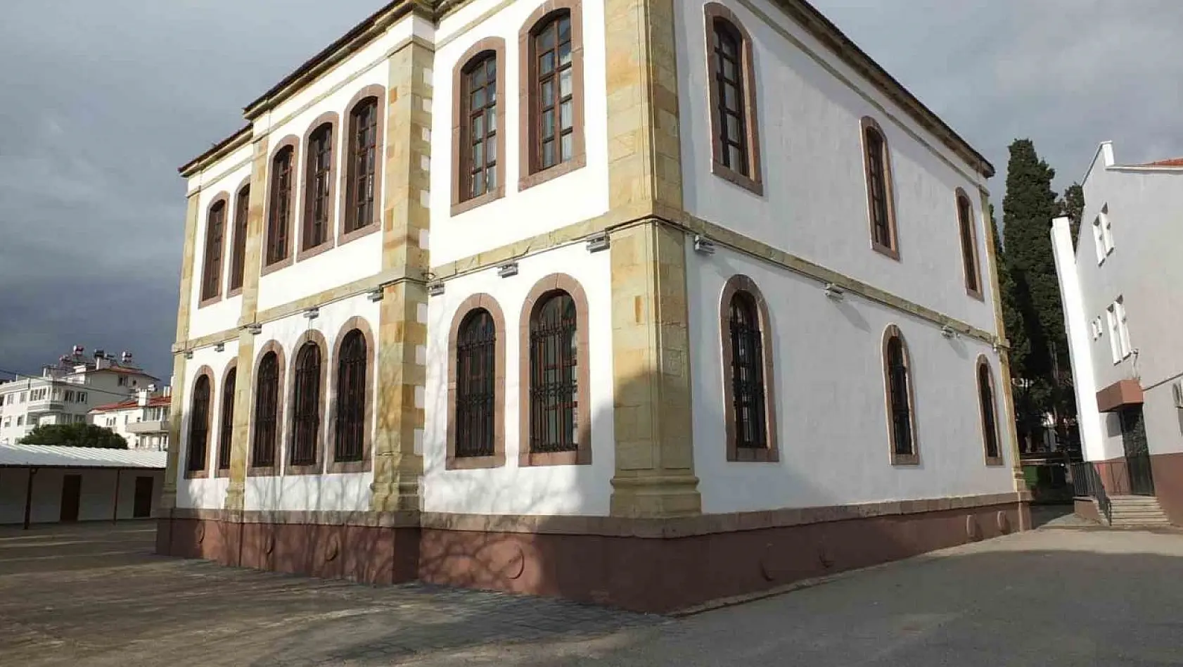 Balıkesir'de tarihi bina kültür sanat ve eğitim merkezi oldu