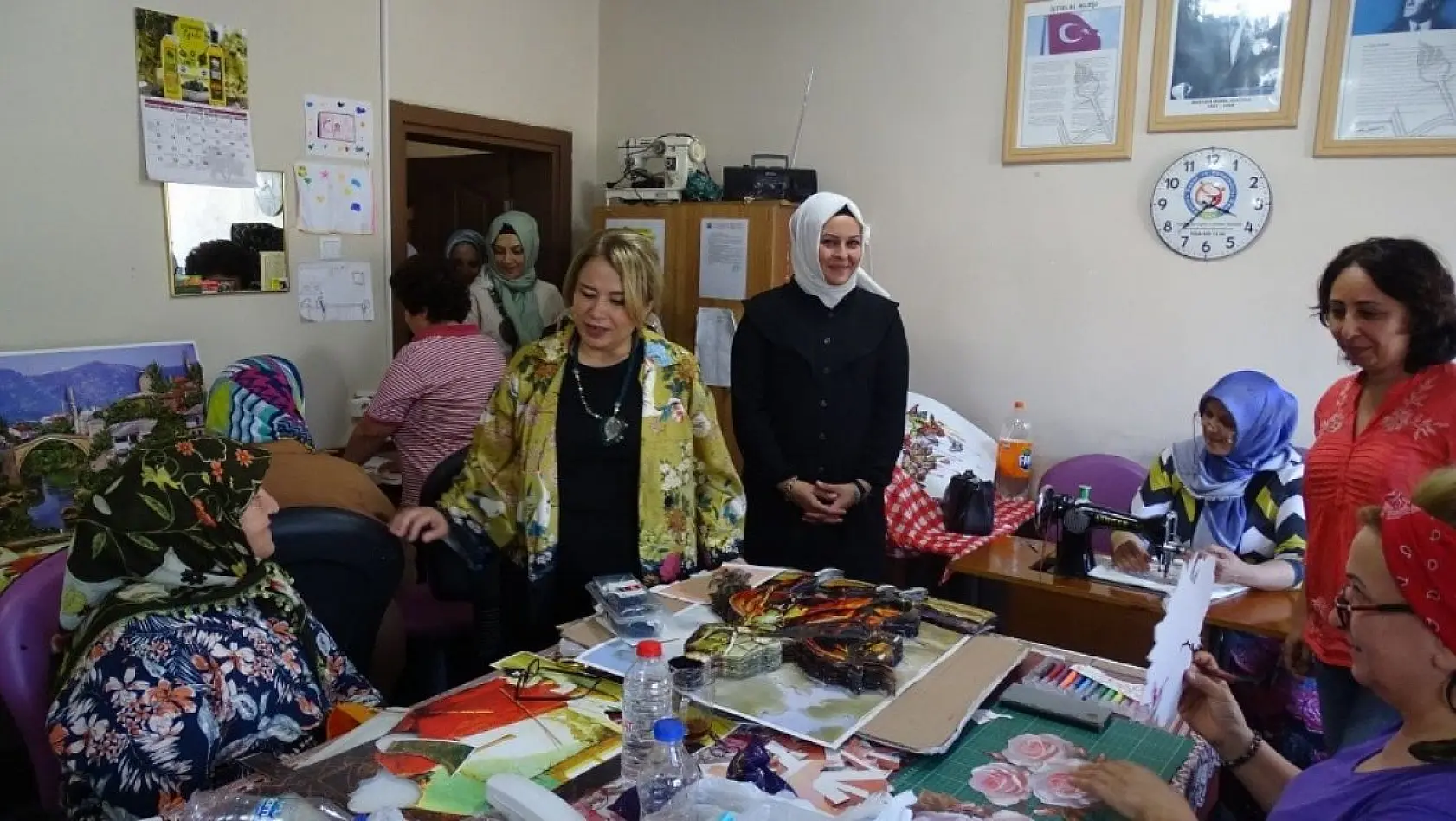Balıkesir Milletvekili Pakize Mutlu Aydemir, Havran HEM'de usta öğretici ve öğrenciler ile bir araya geldi