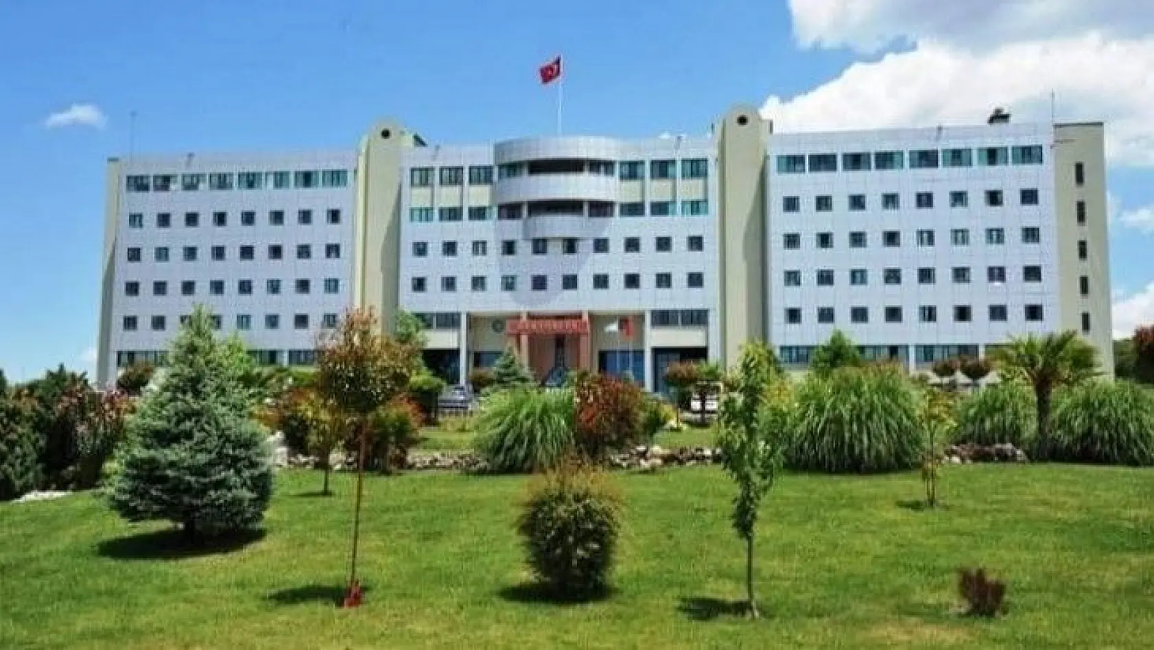 Balıkesir Üniversitesi mezunlarına istihdam ofisi kuruyor