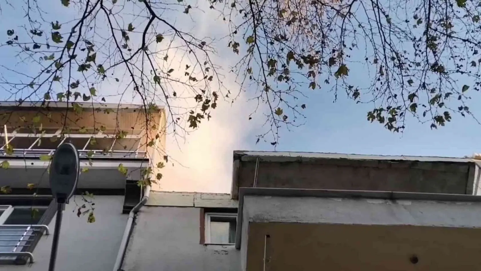 Bandırma'da baca yangını apartman sakinlerini korkuttu