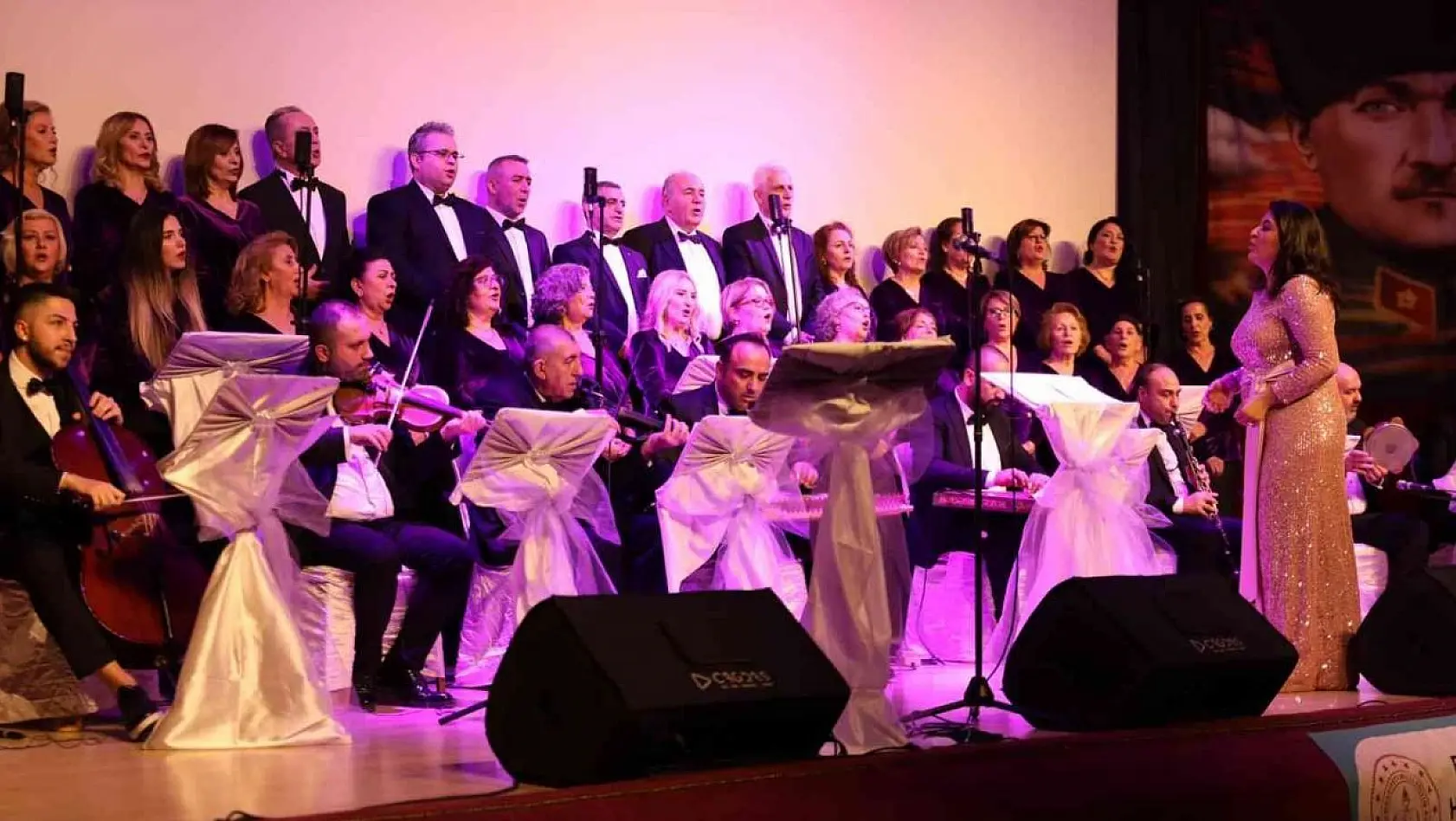 Bandırma ve Gönen'de Türk Sanat Müziği Korosu konseri düzenlendi