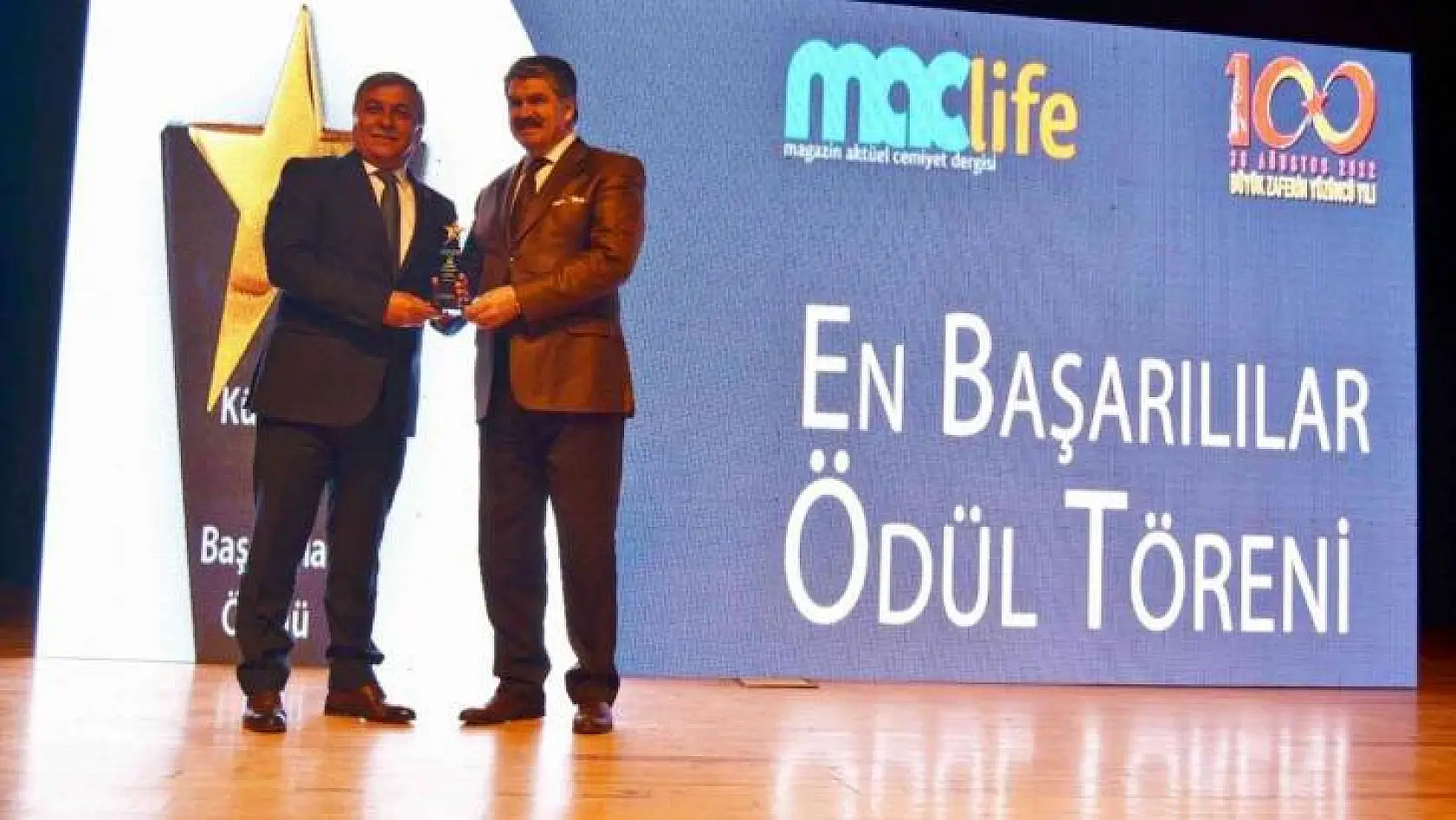 Başkan Arif Teke'ye 'Yılın En Başarılı Belediye Başkanı' ödülü