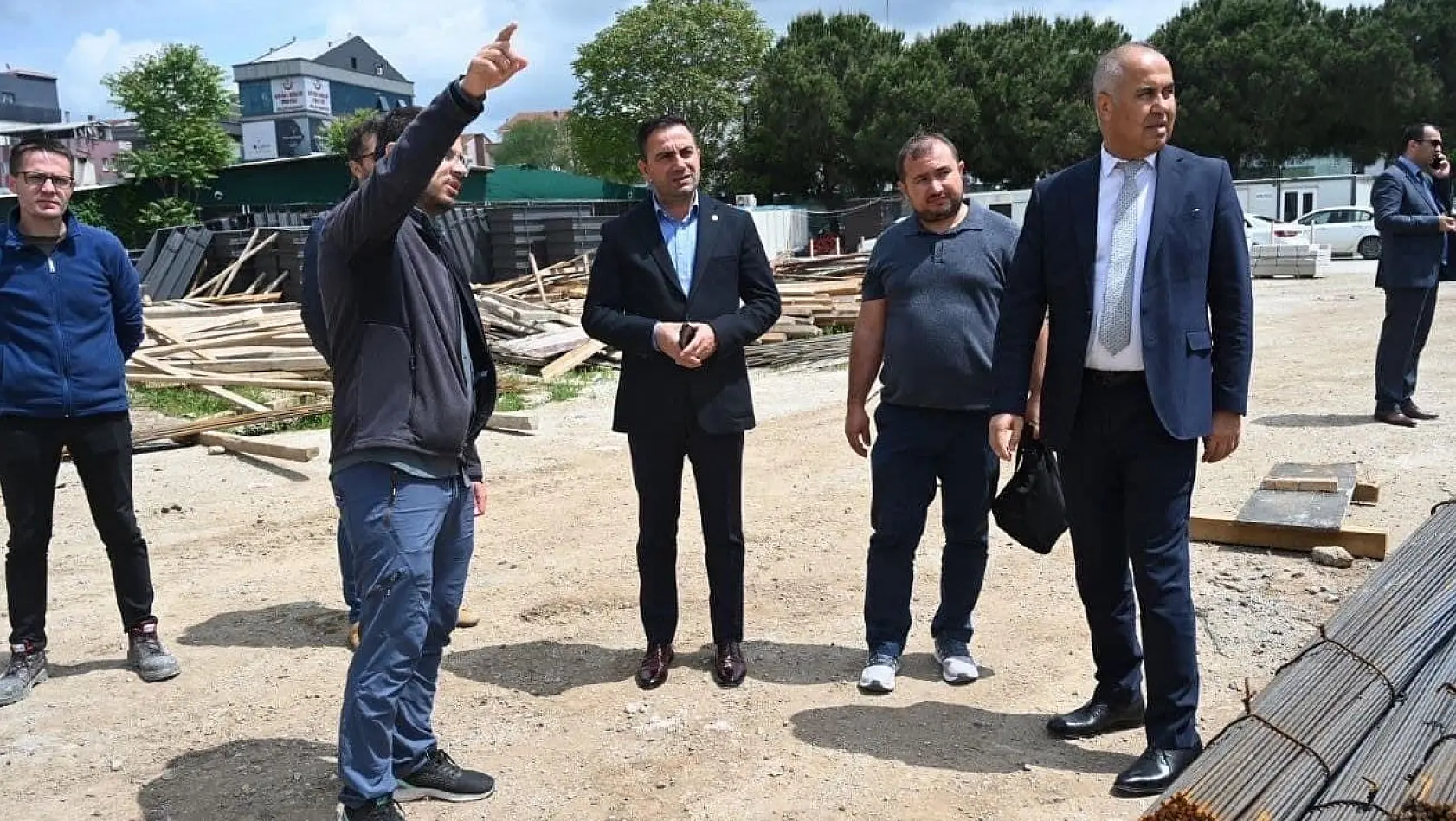 Başkan Erdoğan, inşaat çalışmaları devam eden okullarda incelemelerde bulundu