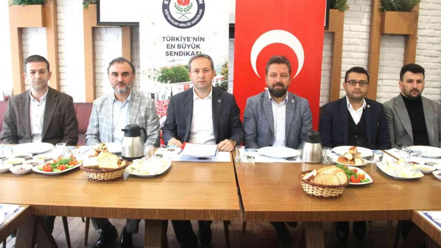Başkan Fatih Köse: 'Tüm eğitim çalışanlarımızın Öğretmenler Günü'nü tebrik ediyoruz'