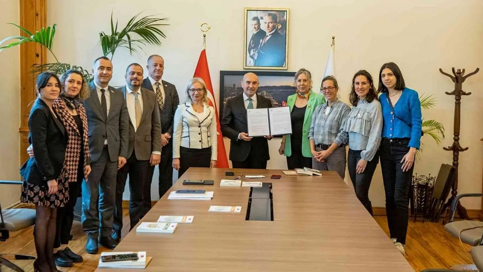 Başkan Soyer, zehirsiz kent İzmir için imza attı
