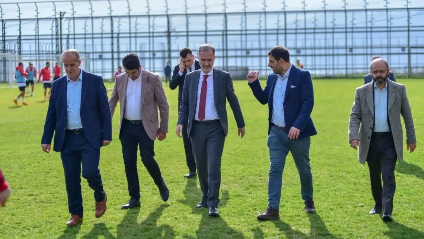 Başkan Taban'dan Sivas maçı öncesi İnegölspor'a moral ziyareti