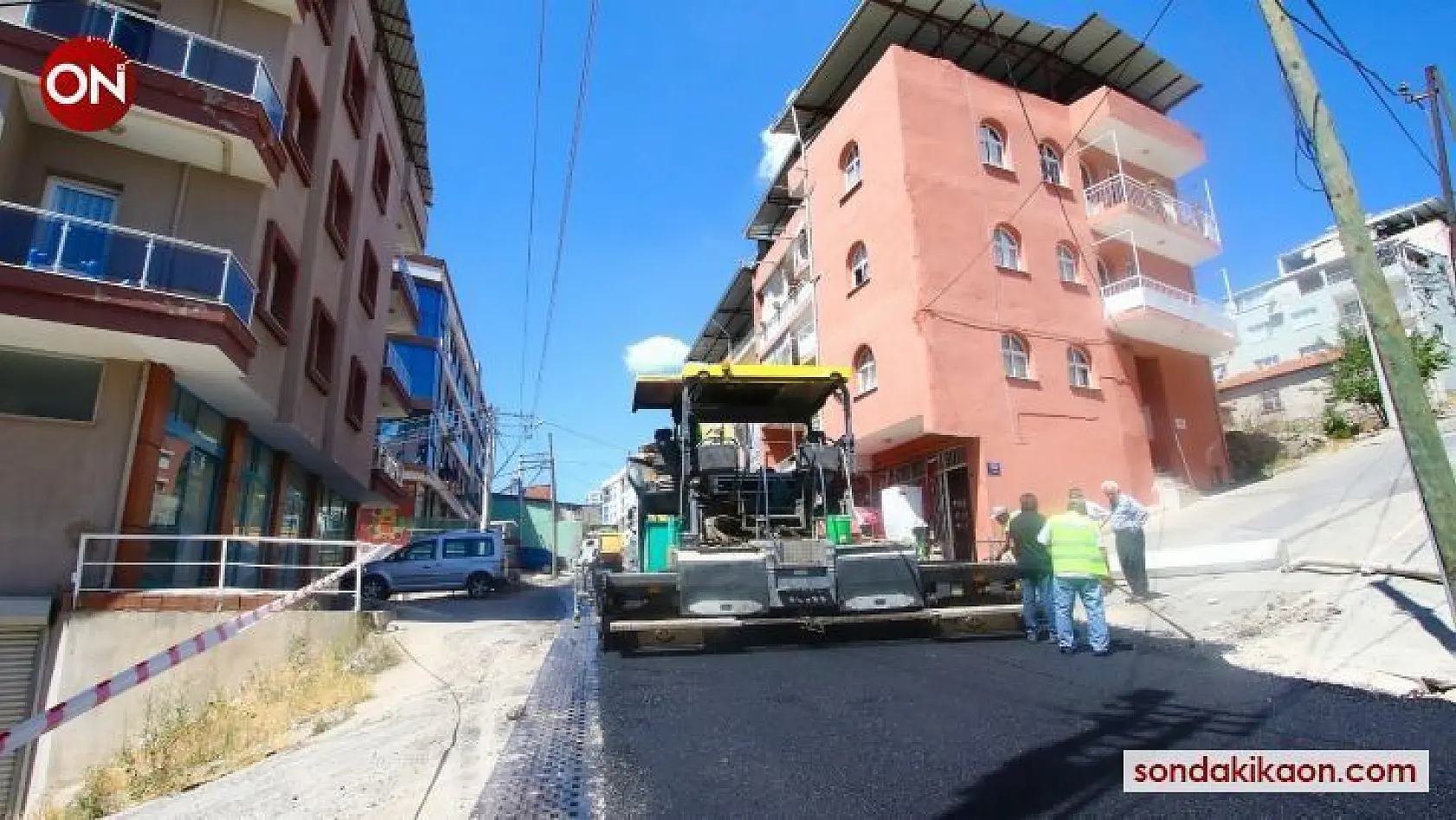 Bayraklı'nın 24 mahallesinde asfaltlama seferberliği