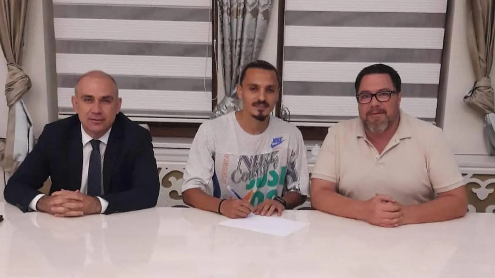 Belediye Kütahyaspor, stoper Onur Şirin ile sözleşme imzaladı