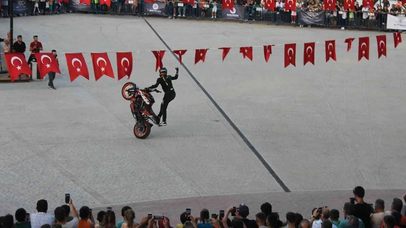 Biga'da motosiklet festivali düzenlendi
