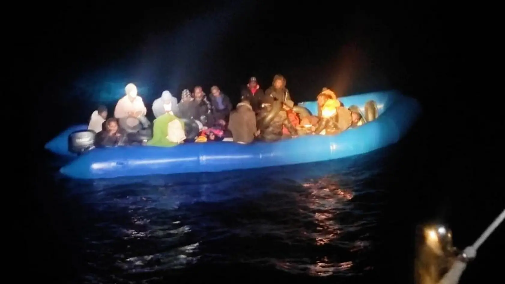 Bodrum'da 32 göçmen kurtarıldı, 23 göçmen yakalandı