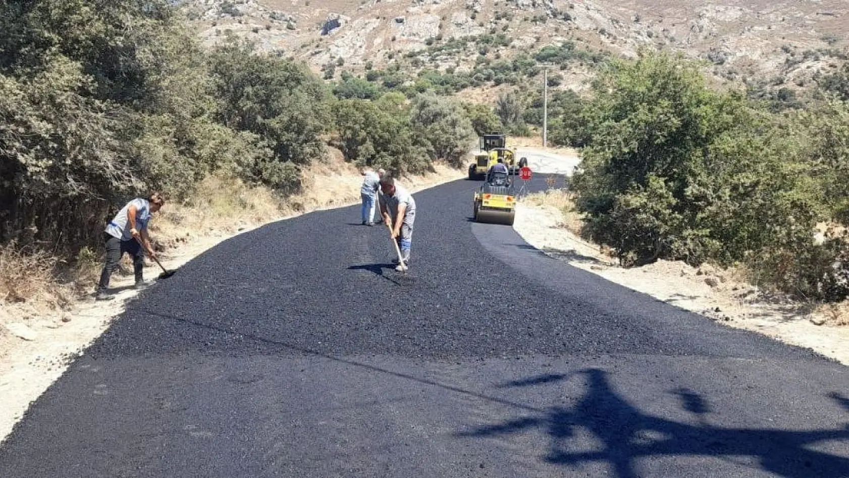 Bodrum'da bir ayda 10 bin tondan fazla asfalt serimi yapıldı