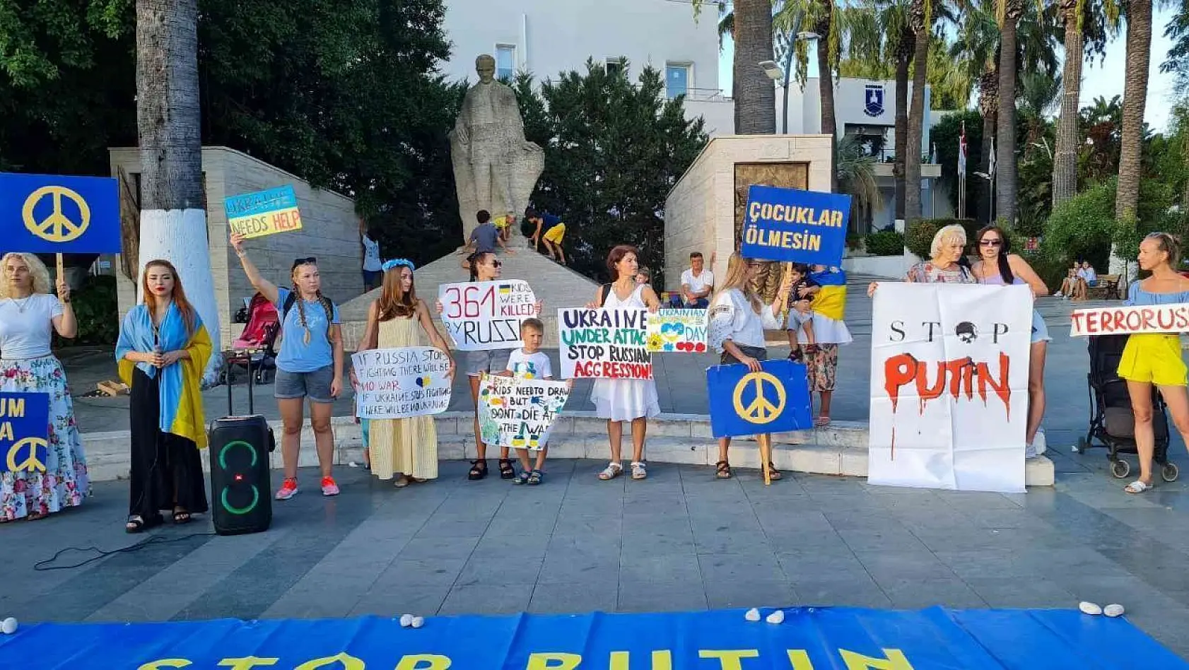 Bodrum'daki Ukraynalılardan Rusya protestosu