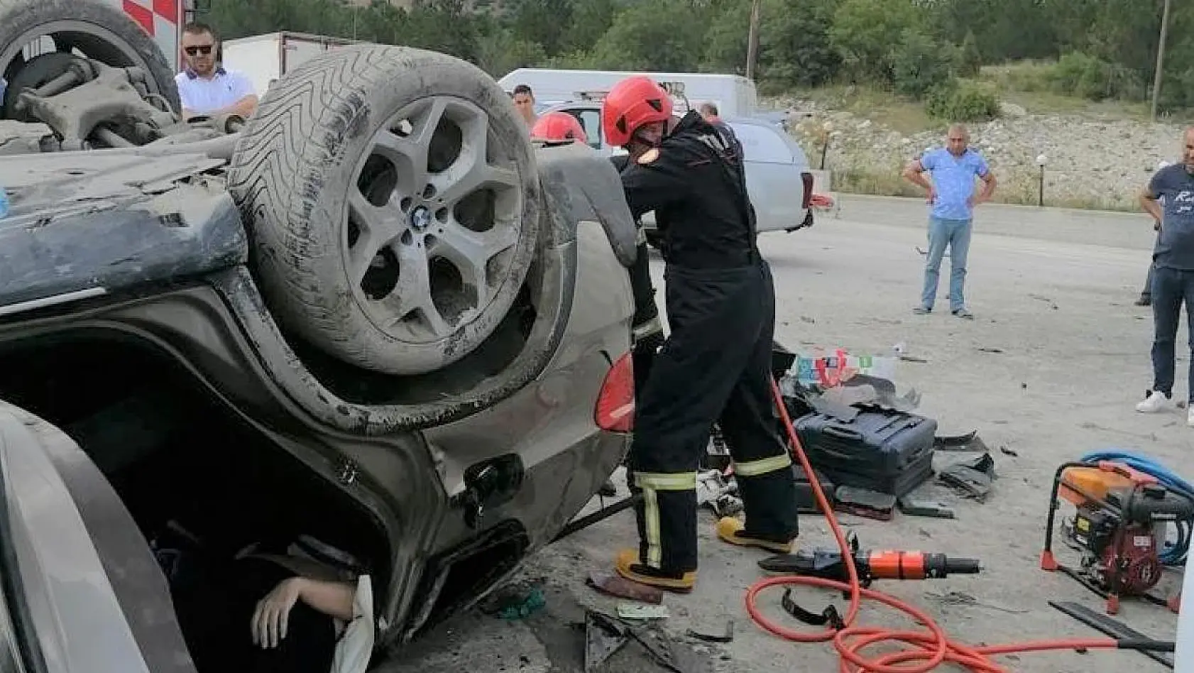 Bulgaristanlı aile Kütahya'da trafik kazası yaptı: 1 ölü, 3 yaralı