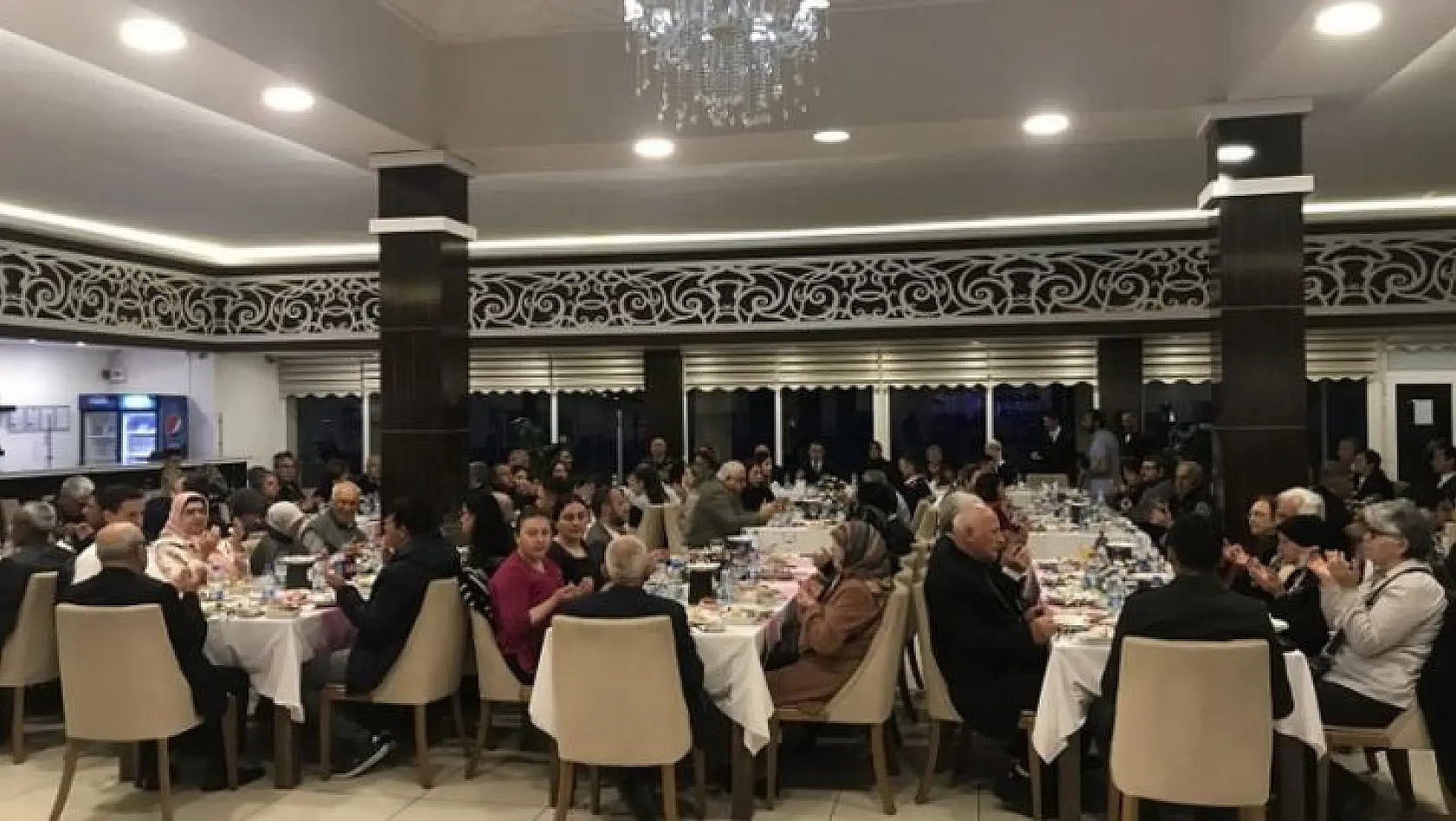 Burhaniye' de gaziler ve gazi ailelerine iftar yemeği