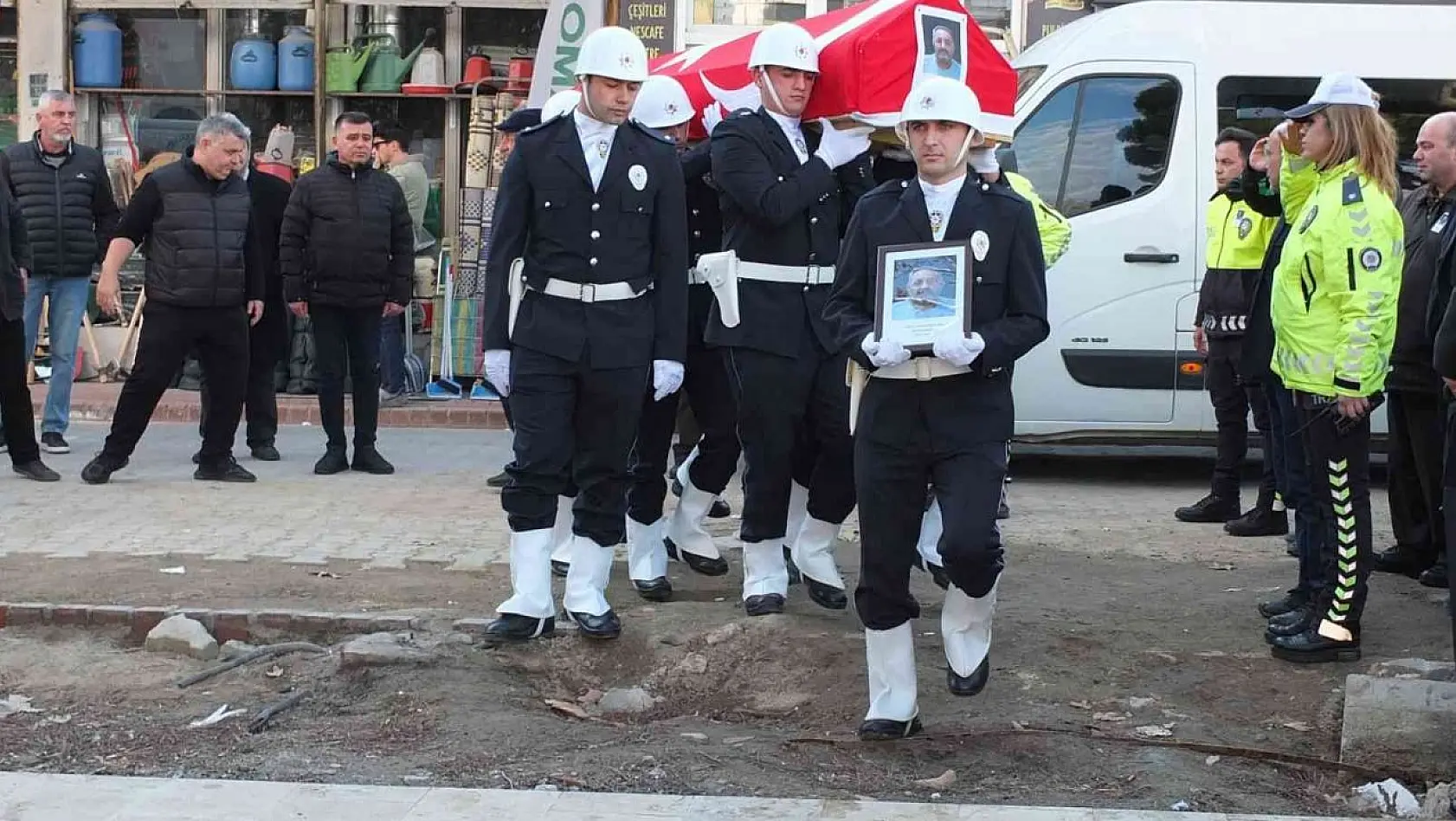 Burhaniye' de hayatını kaybeden emekli polis için tören düzenlendi