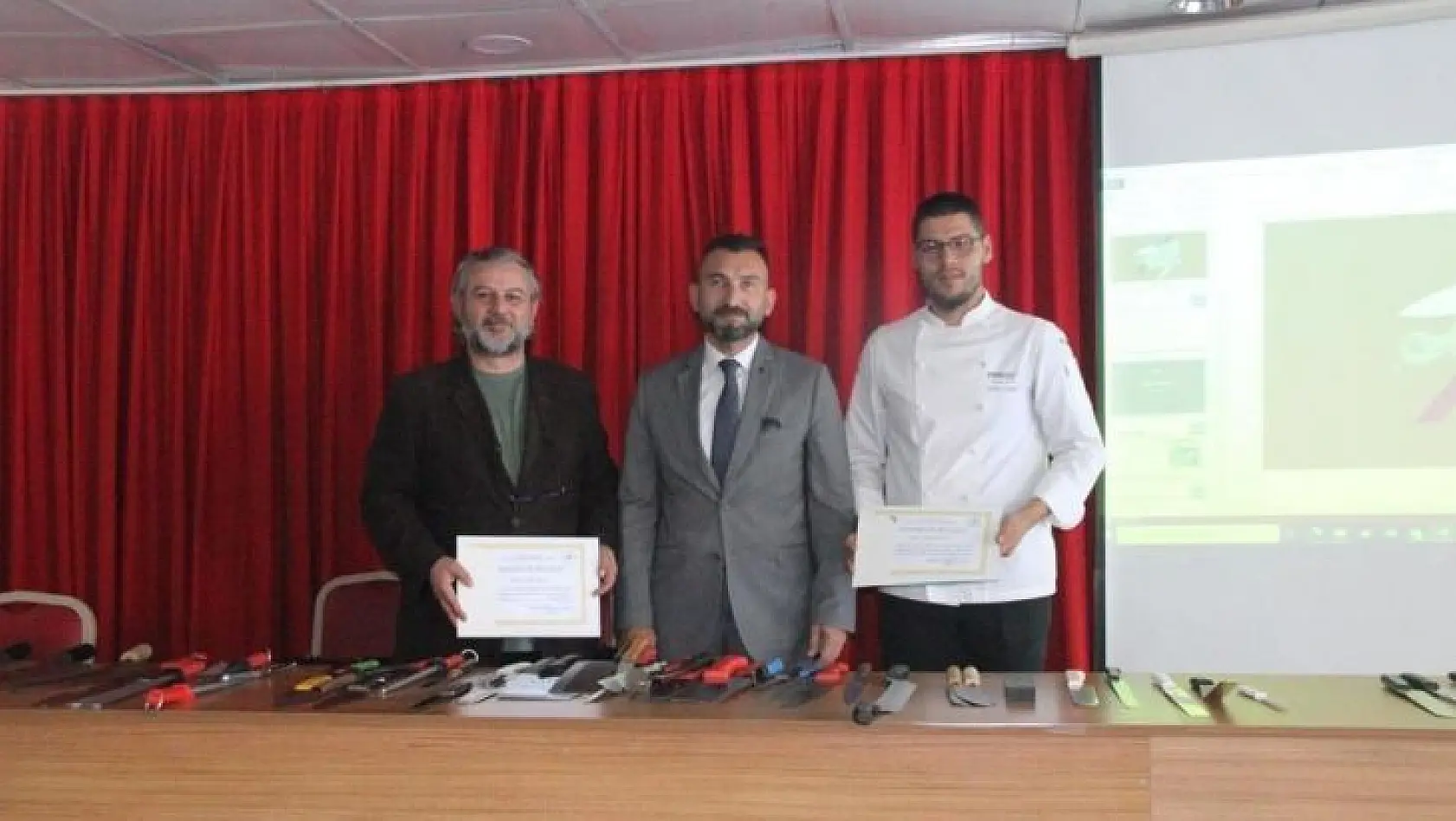 Burhaniye' de Pirge Bıçak Akademisi Eğitim Semineri