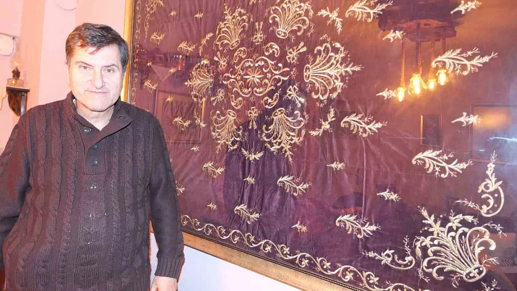 Burhaniye'de 150 yıllık yorgan mekana dekor oldu