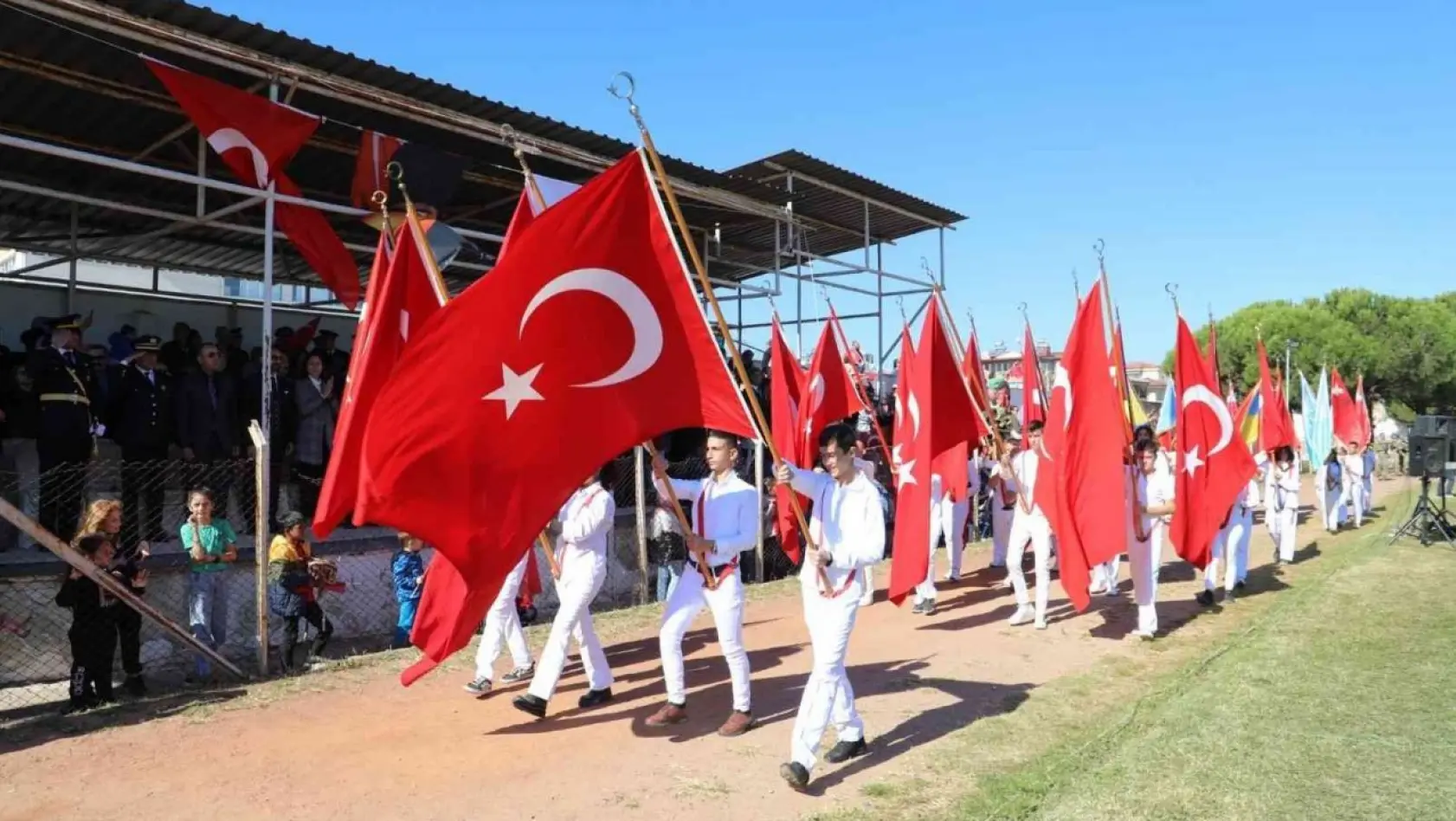 Burhaniye'de Cumhuriyet Bayramı coşkuyla kutlandı