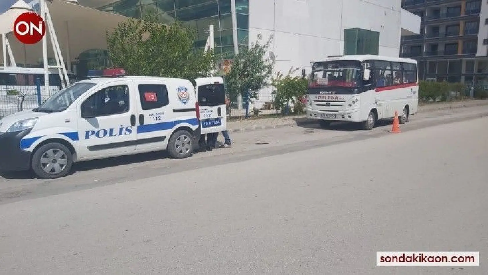 Burhaniye'de kurallara uymayan minibüsçülere ceza yazıldı