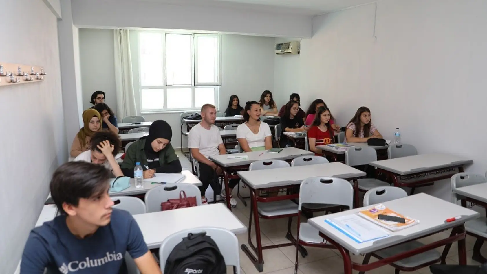 Burhaniye'de üniversiteye hazırlık kursları başladı