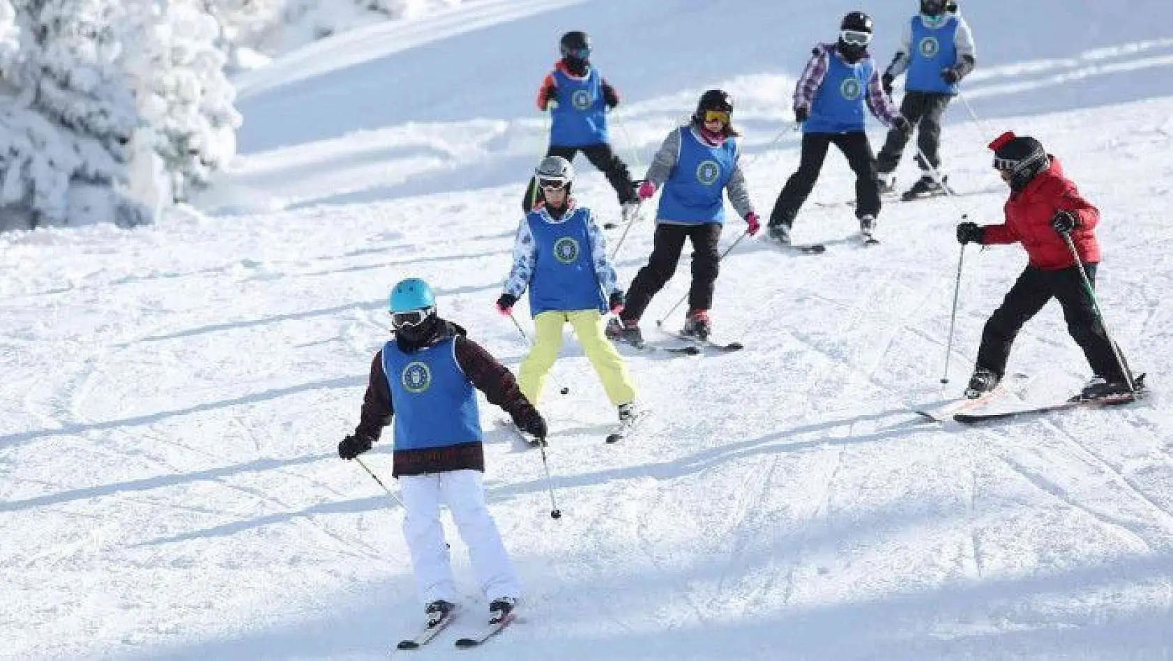 Bursa Büyükşehir Belediyespor Kayak-Snowboard Kampları'nda ilk dönem tamamlandı