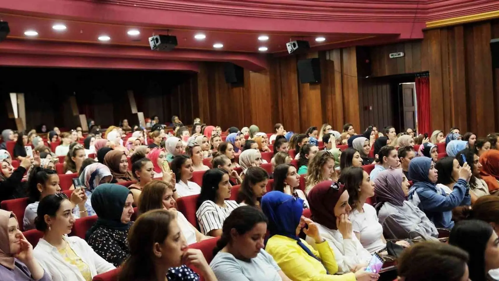 Bursa'da 'Ana Kucağı' öğretmenleri yeni döneme hazır