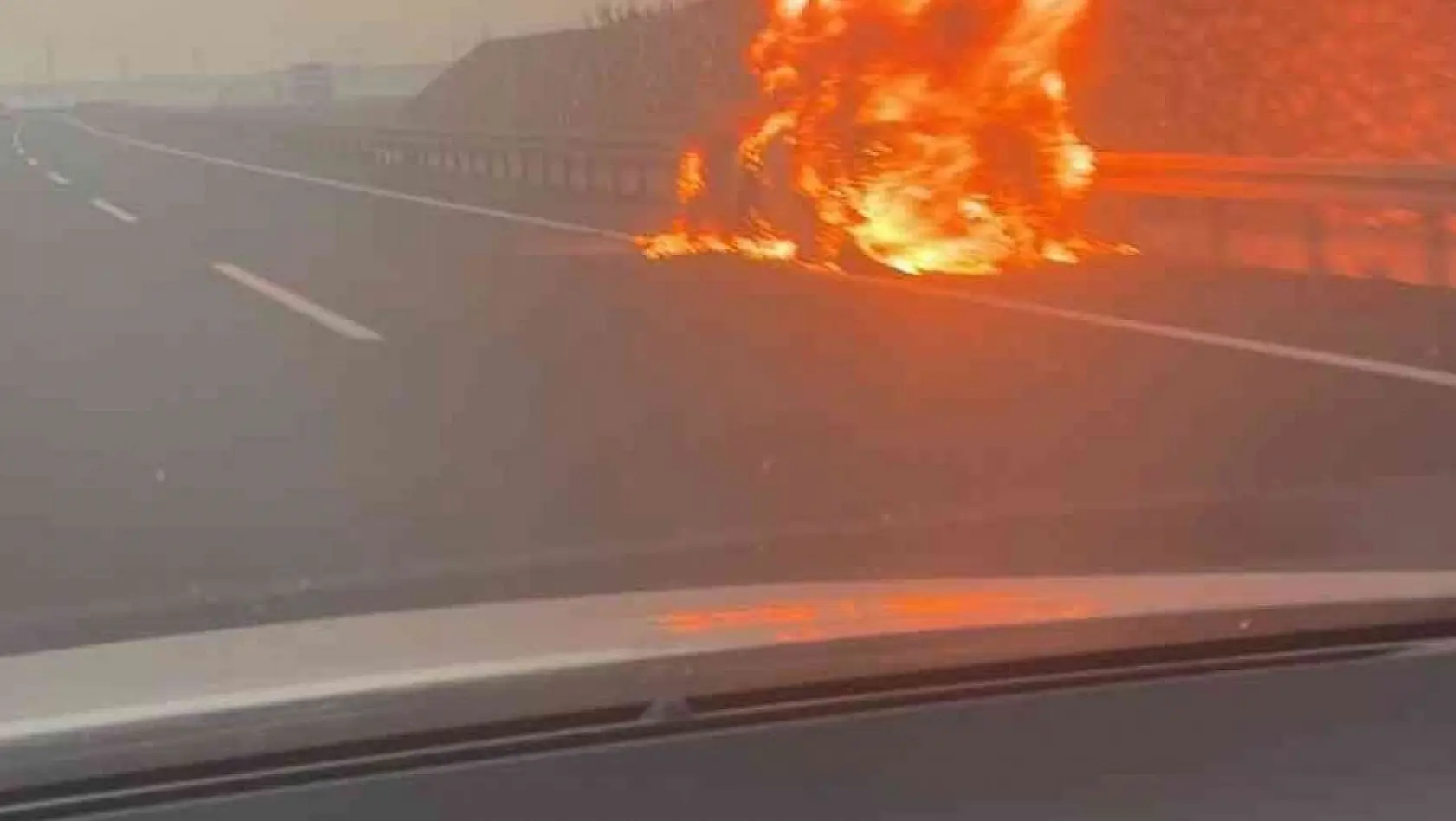 Bursa'da araç yangınları kameralarda