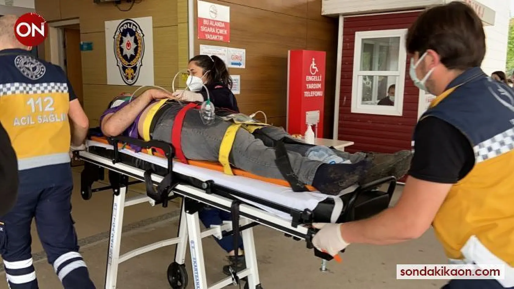 Bursa'da fabrikanın çatısından düşen işçi ağır yaralandı